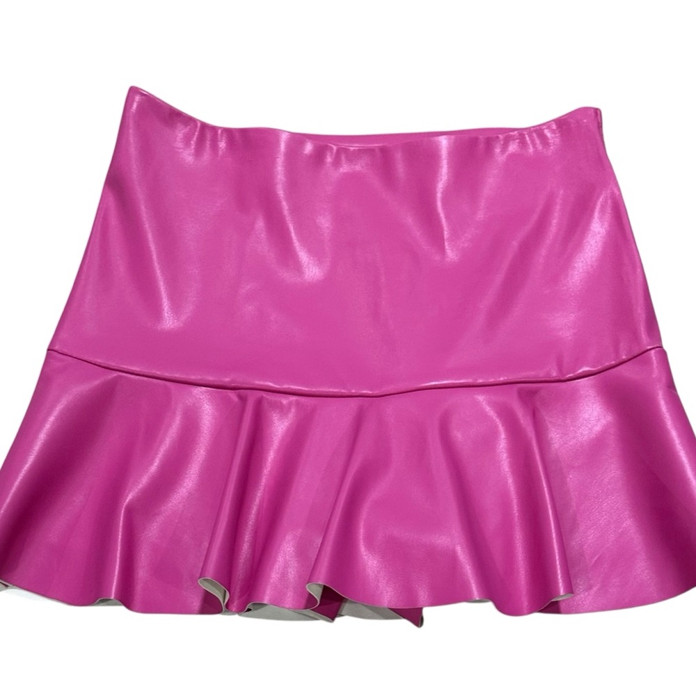 entro. Hot Pink Faux Leather Flared Skirt/ Skort (M) w/ side zipper. - Picture 5 of 6